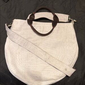 Chic Cream Crocodile-Embossed Shoulder Bag